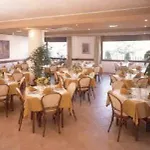 מלון Moderno 3*