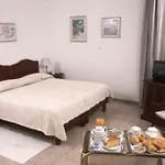 Moderno מלון 3*