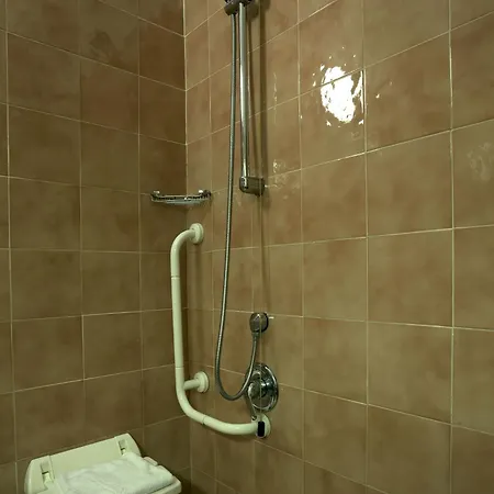 ホテル Moderno 3*